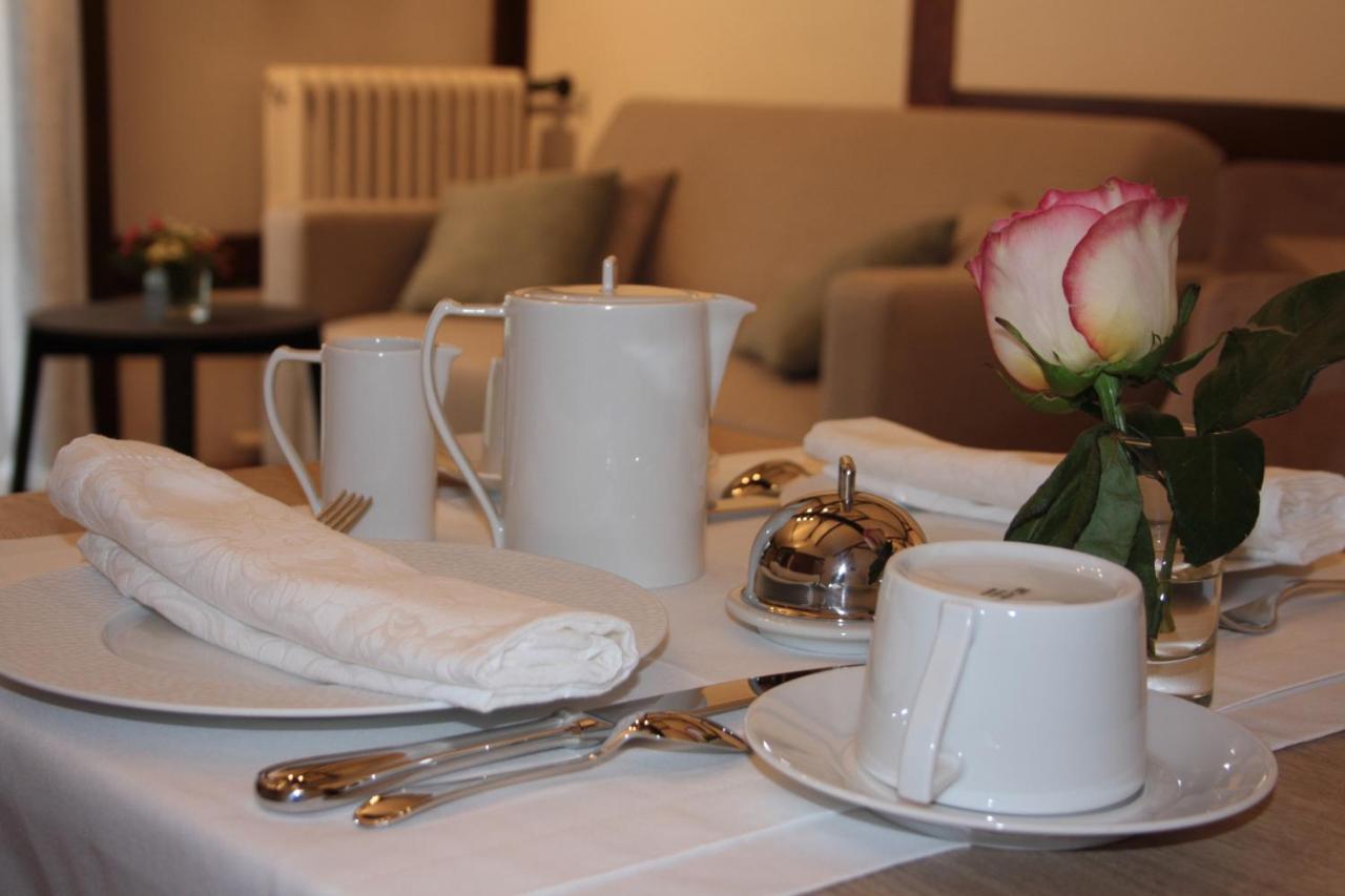 Les Enclos à 4 Mn De Chantilly Couette-café *